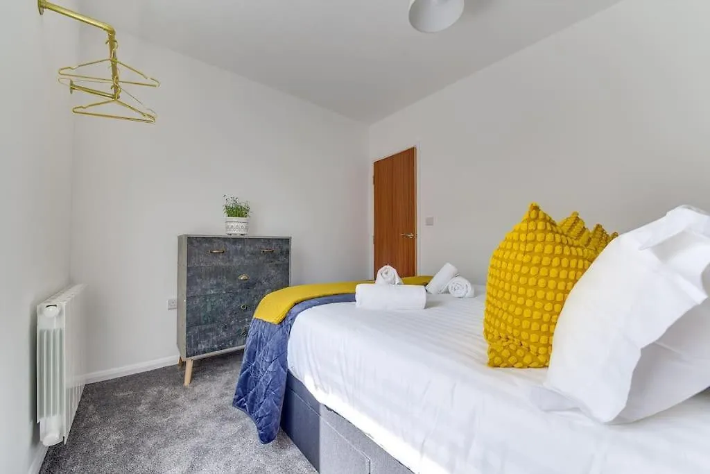 Exquisite 1St Floor Apartment Σέφιλντ