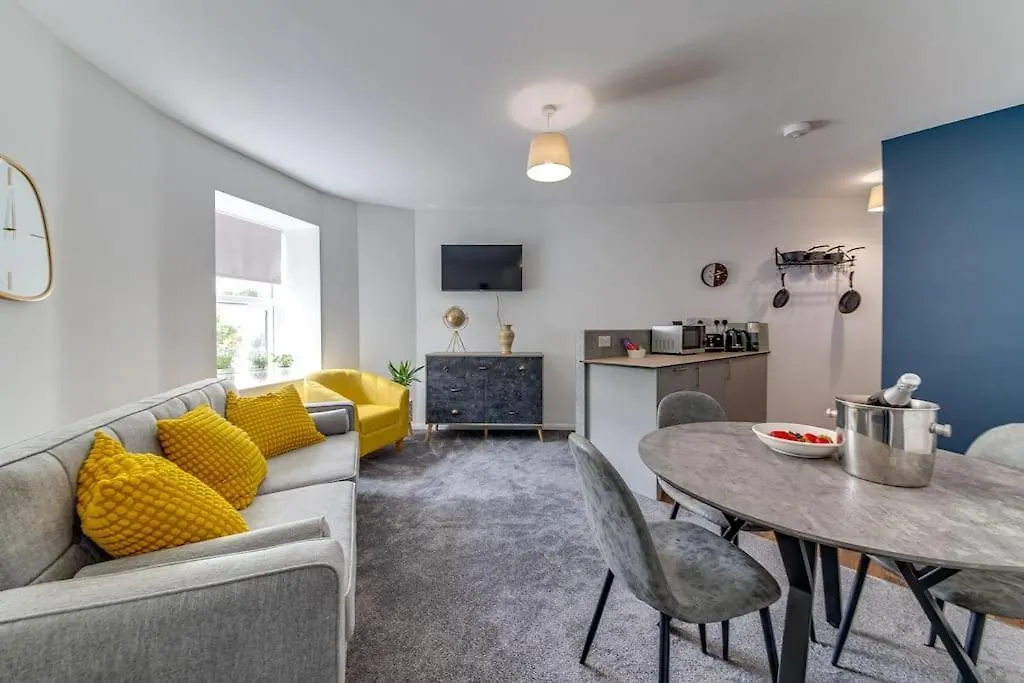 Exquisite 1St Floor Apartment Σέφιλντ