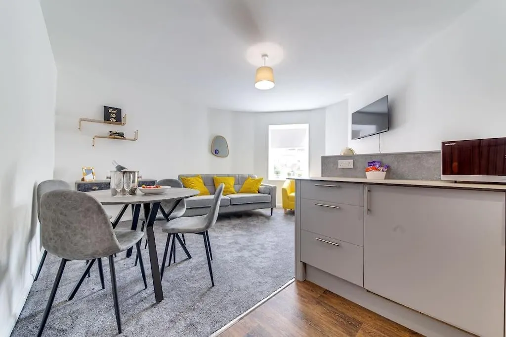 Exquisite 1St Floor Apartment Σέφιλντ