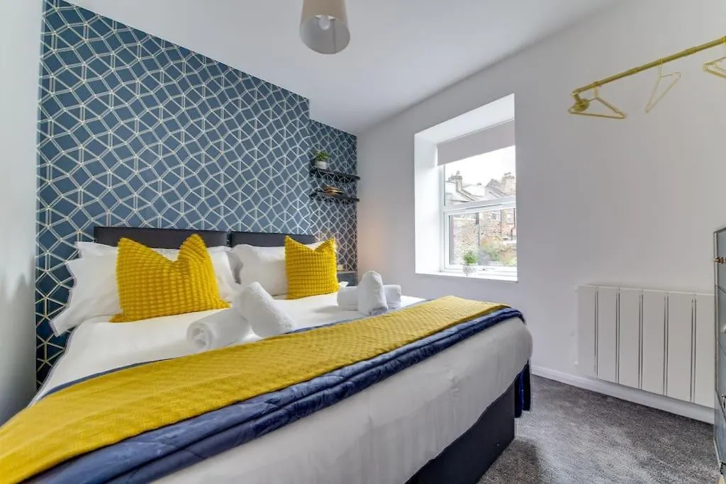 Exquisite 1St Floor Apartment Σέφιλντ