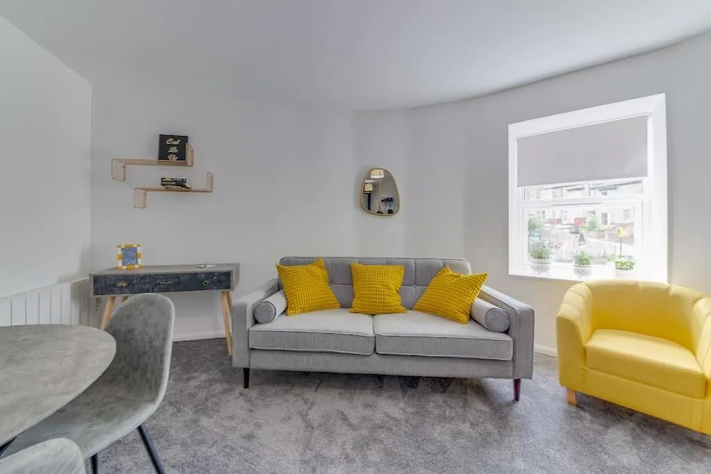 Exquisite 1St Floor Apartment Σέφιλντ